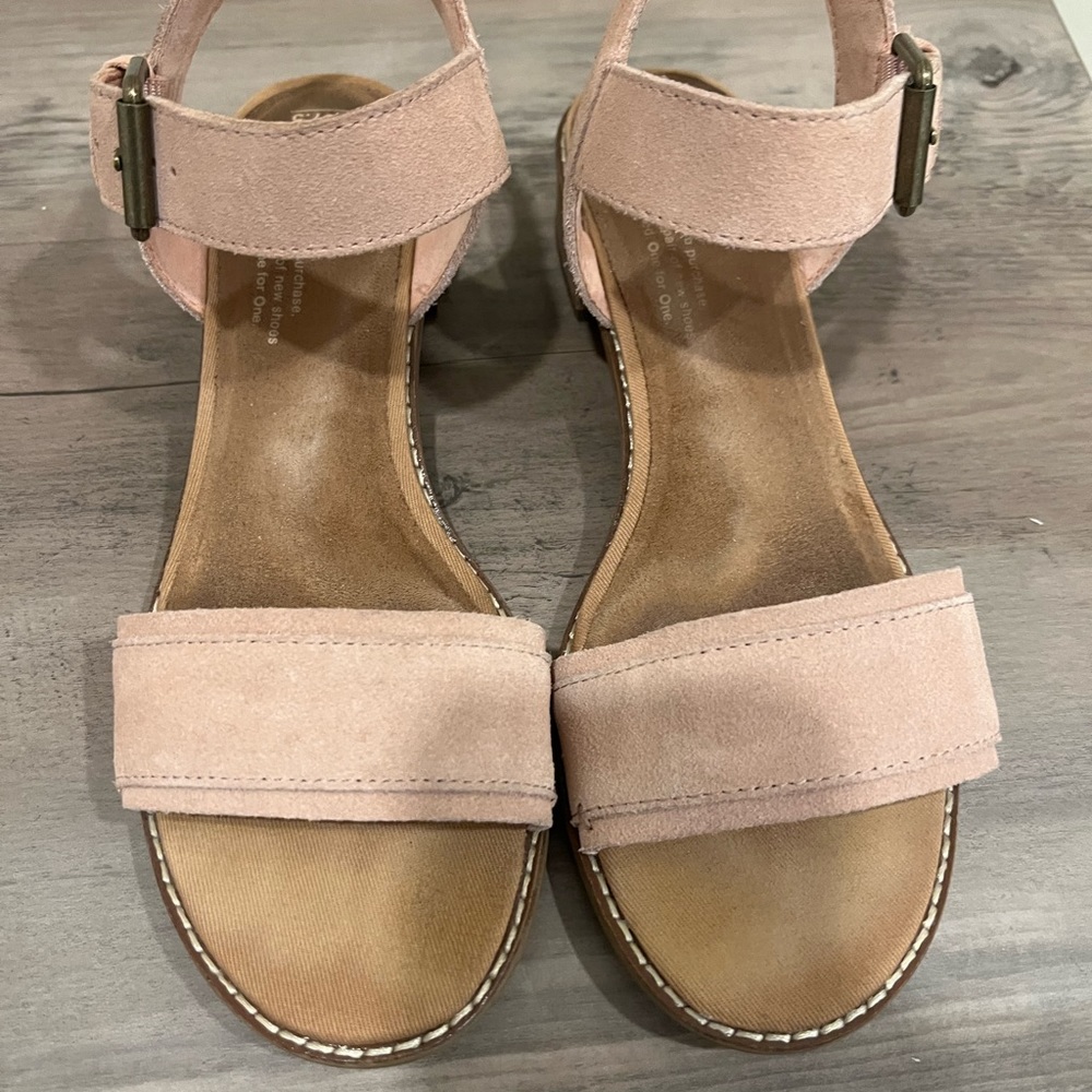 Toms sandals